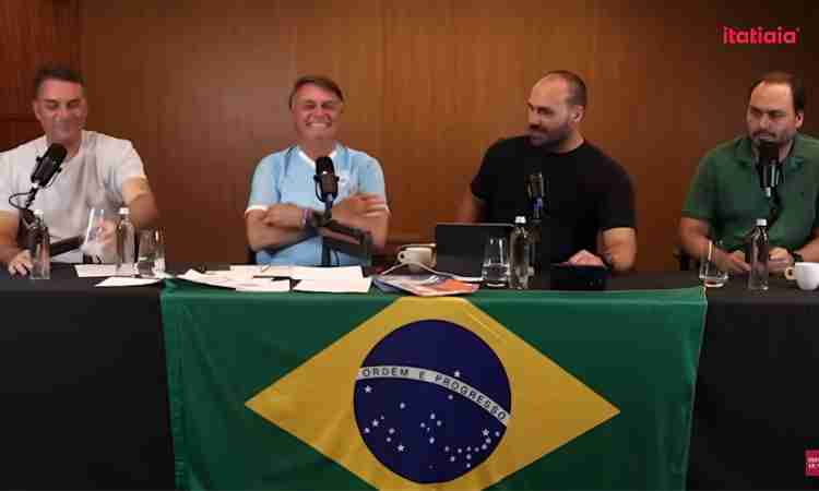 Foto: @EDUARDOBOLSONAROSP via Youtube